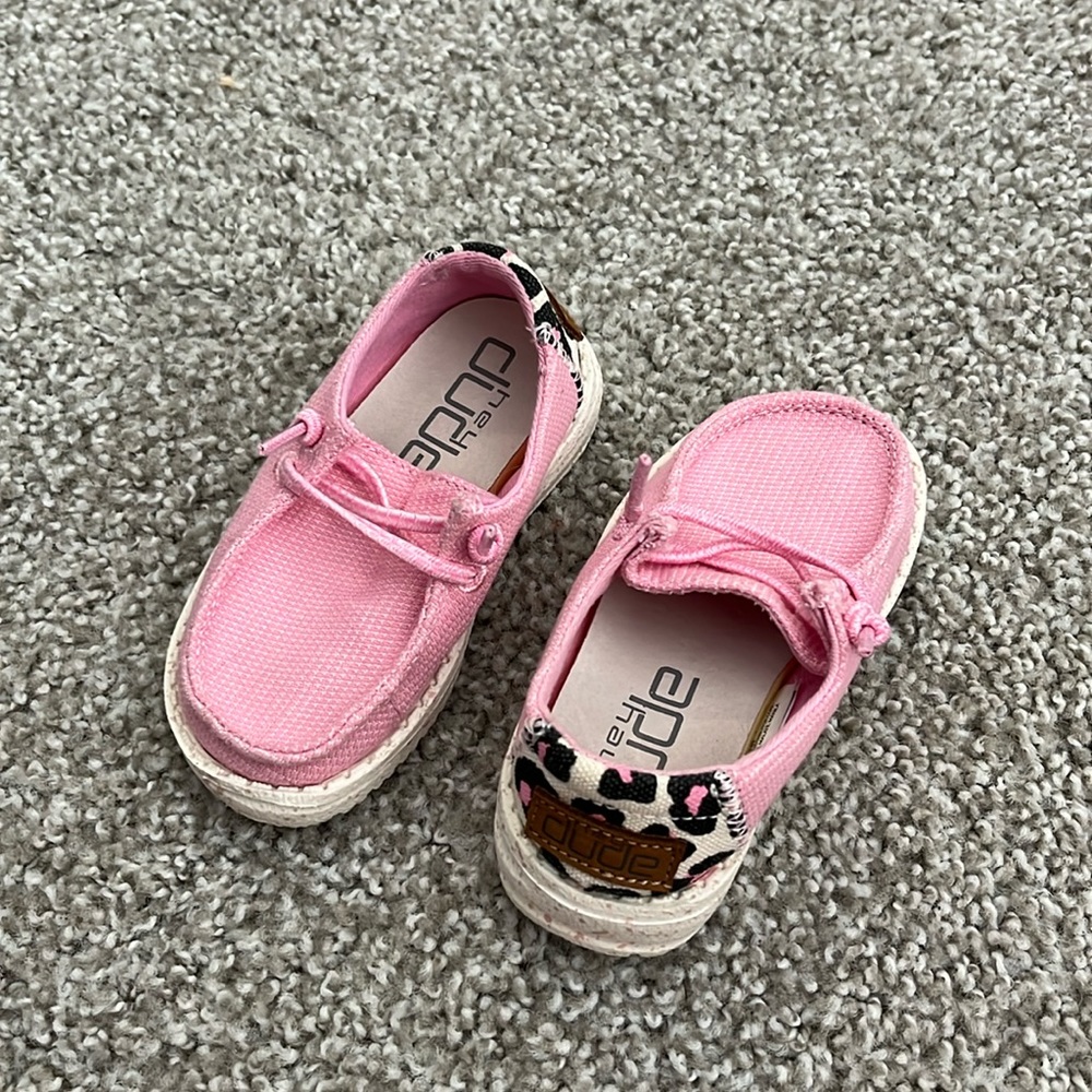 Pink leopard toddler shoes!